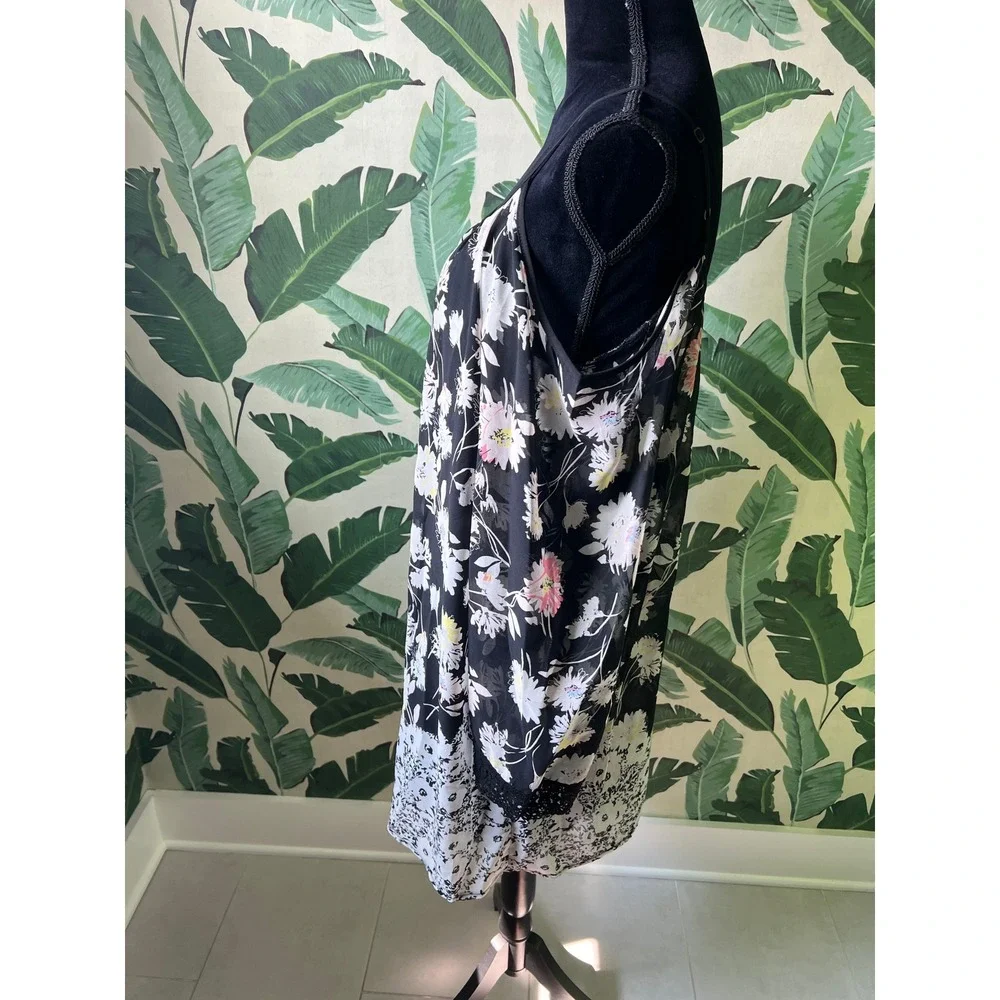Xhilaration Cold Shoulder Floral Dress Women‎ Medium Black
