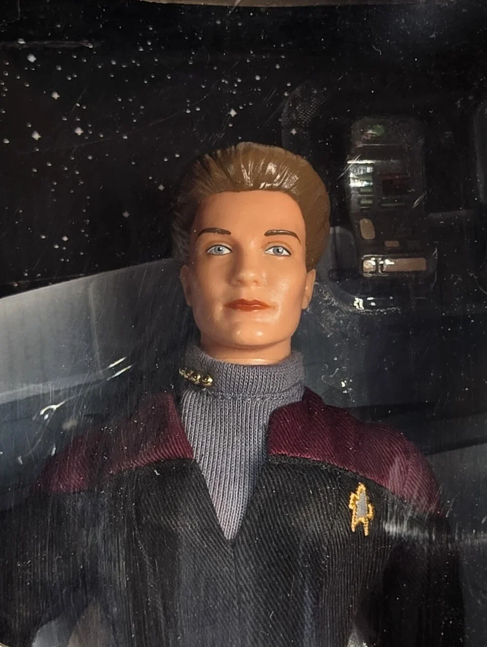 Vintage Star Trek Voyager Captain Kathryn Janeway 12
