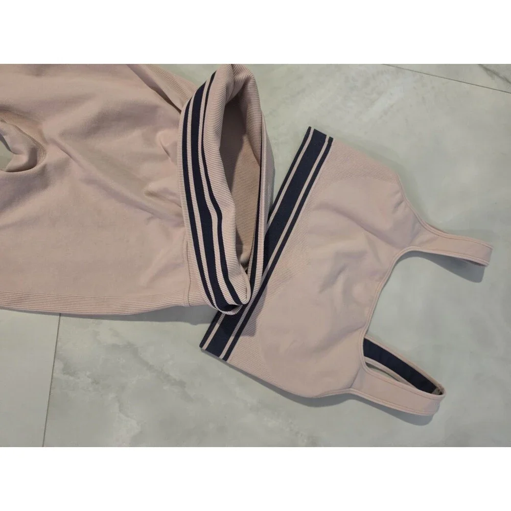 Victorias Secret pink by