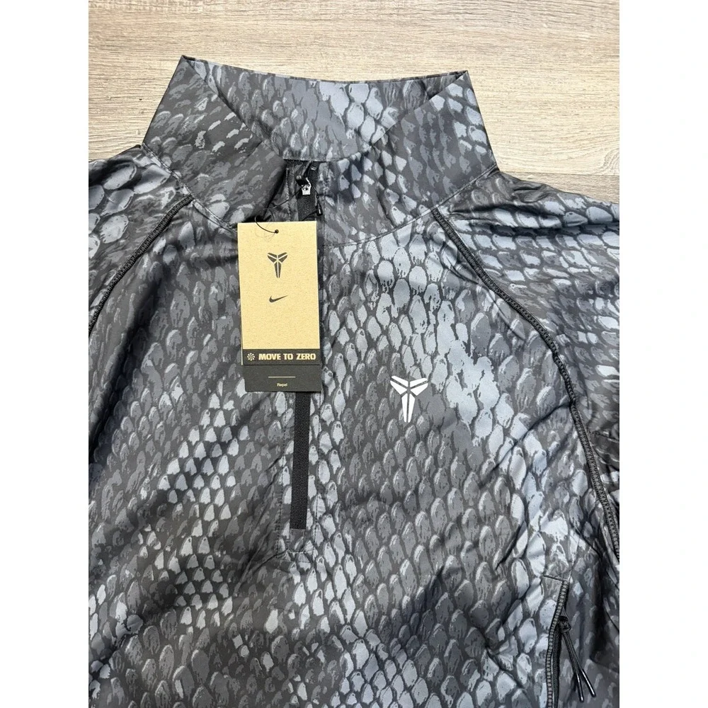 Nike Kobe  Lightweight Woven Jacket Reflective Women's small IB2718-010