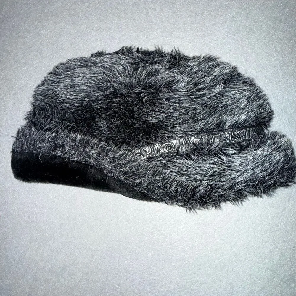 Vintage Dobbs Fifth Avenue Gray Fur Fedora Hat Feather Accent USA Made Size 7 1/