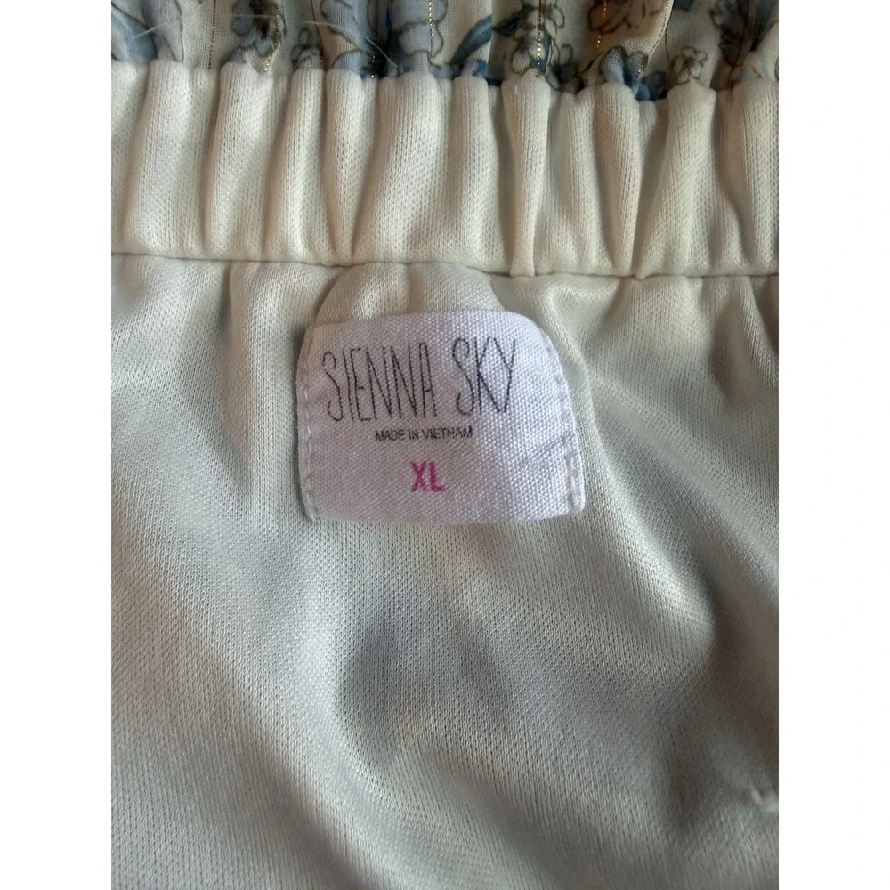 Sienna Sky lightweight feminine