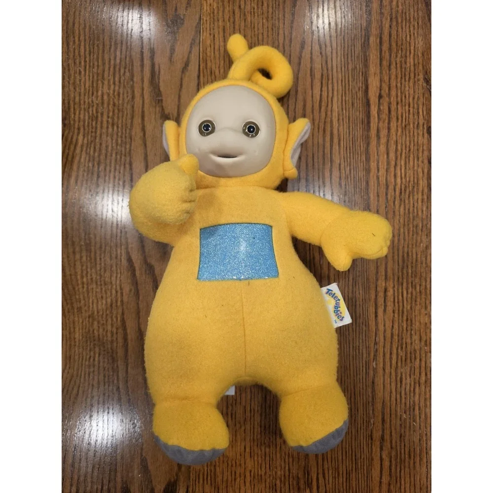 1998 Hasbro Playskool Teletubbies Laa-Laa Talking Yellow Plush Doll Works Great