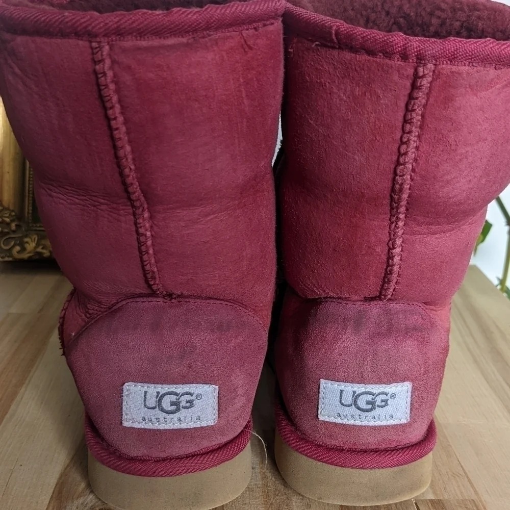 VINTAGE Short UGGs Cranberry Y2K  8