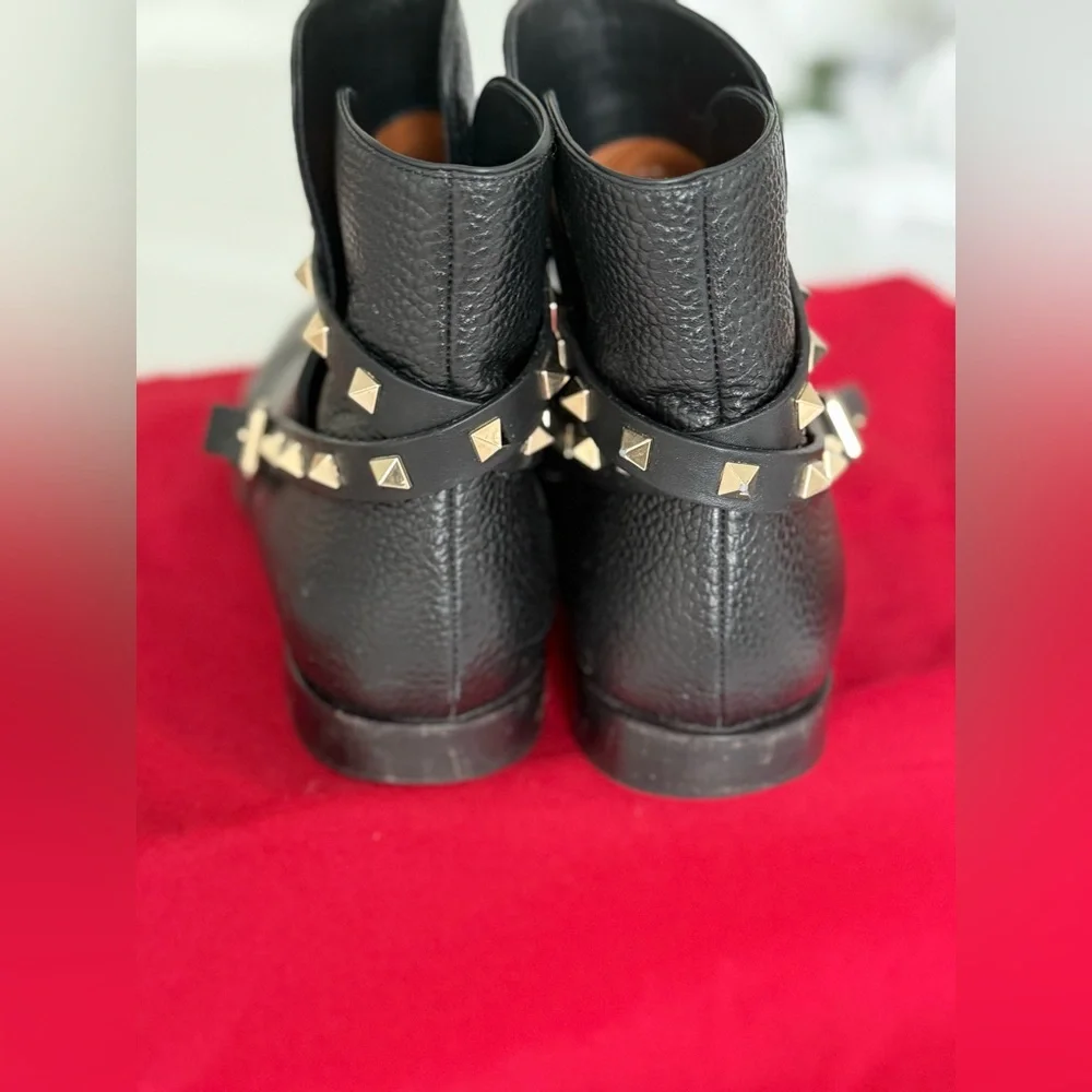 Valentino Garavani elegant black