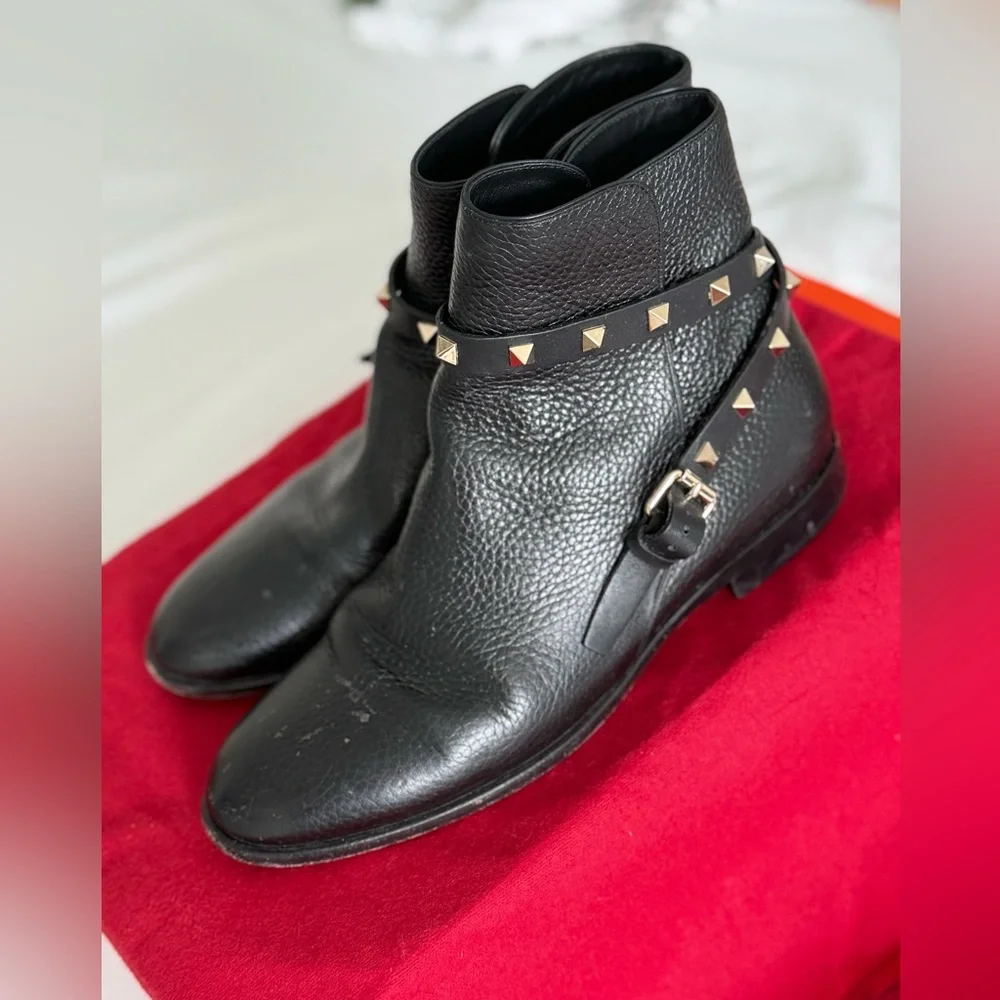 Valentino Garavani elegant black