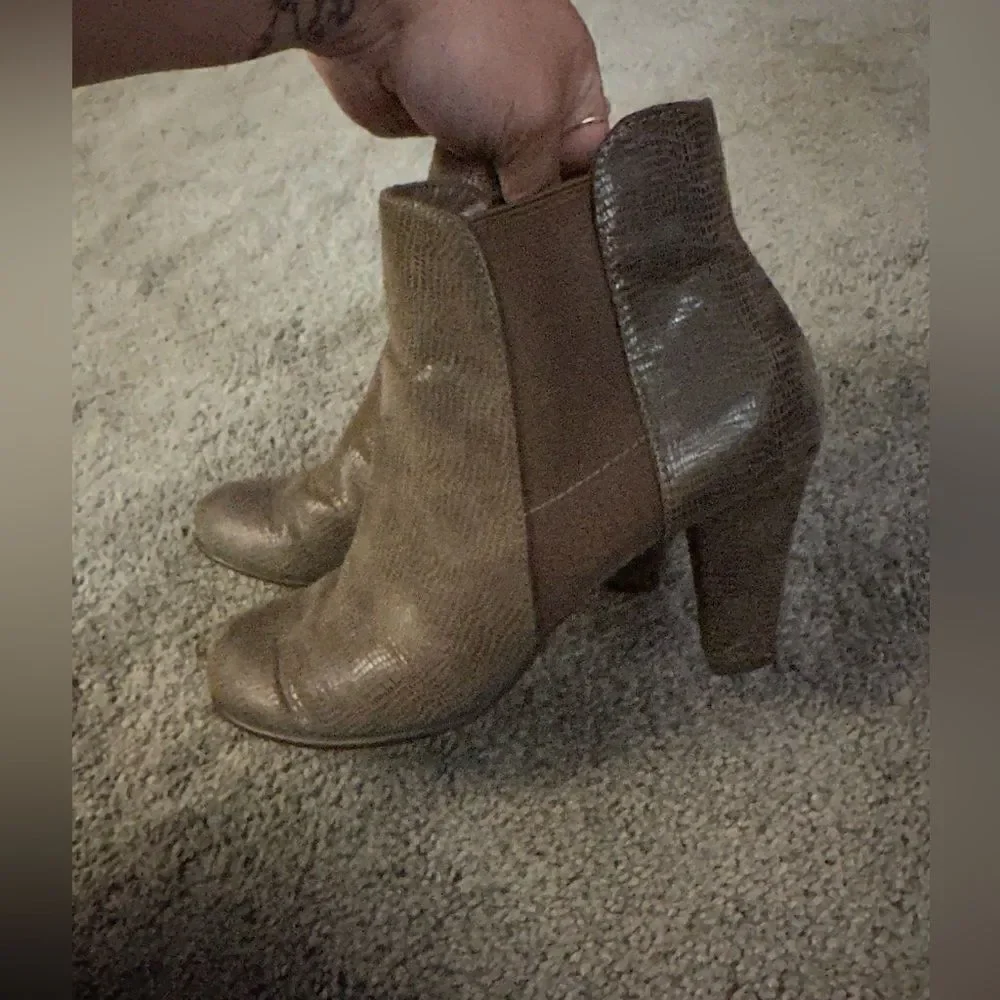 A2 by Aerosoles Snakeskin Print Boots Women's Size 7 1/2 Tan Brown