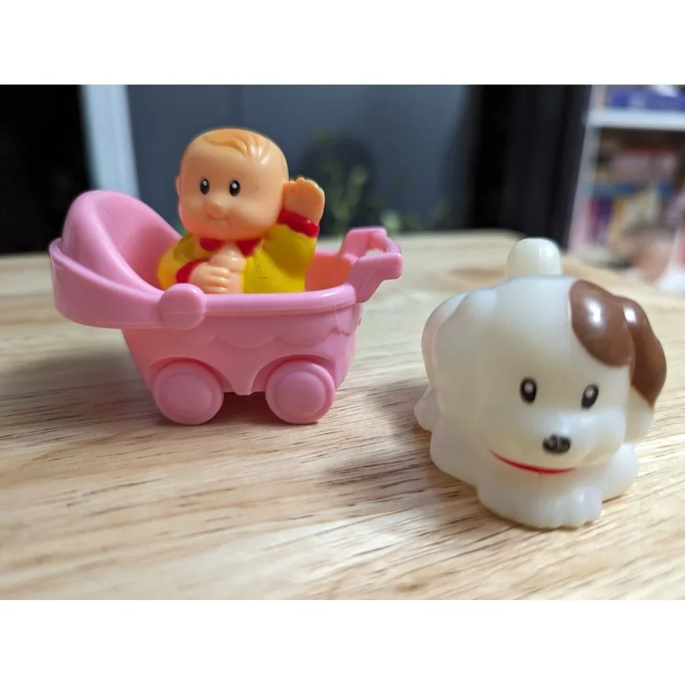 Y2K 1999 #22307 RedBox Family DollHouse replacement Baby Pram & brown‎ white dog