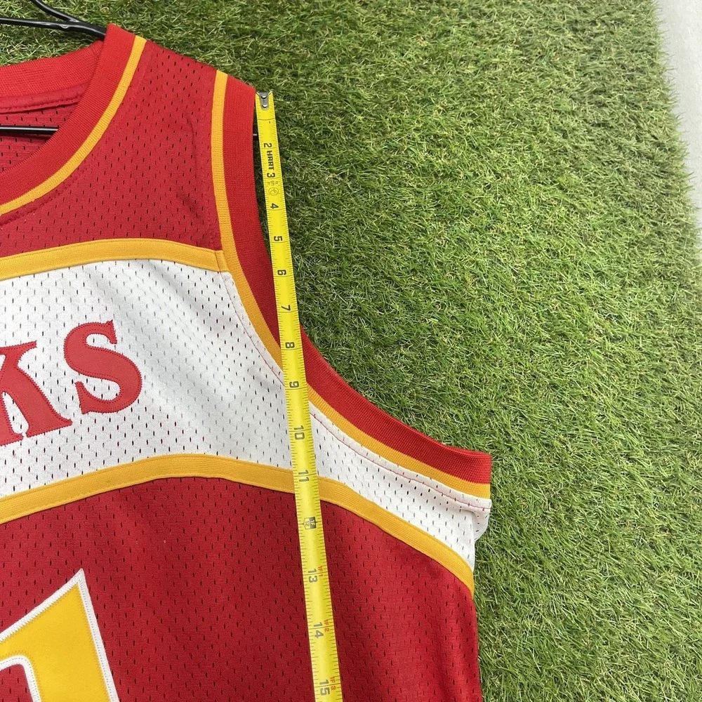 Mitchell & Ness shop confidence