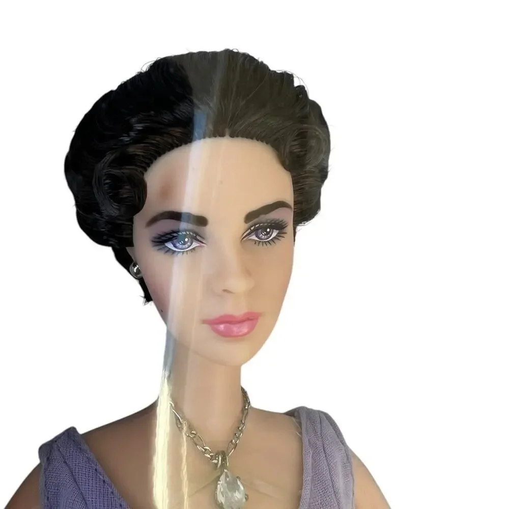 New in box-Elizabeth Taylor 20076 Mattel collectors doll