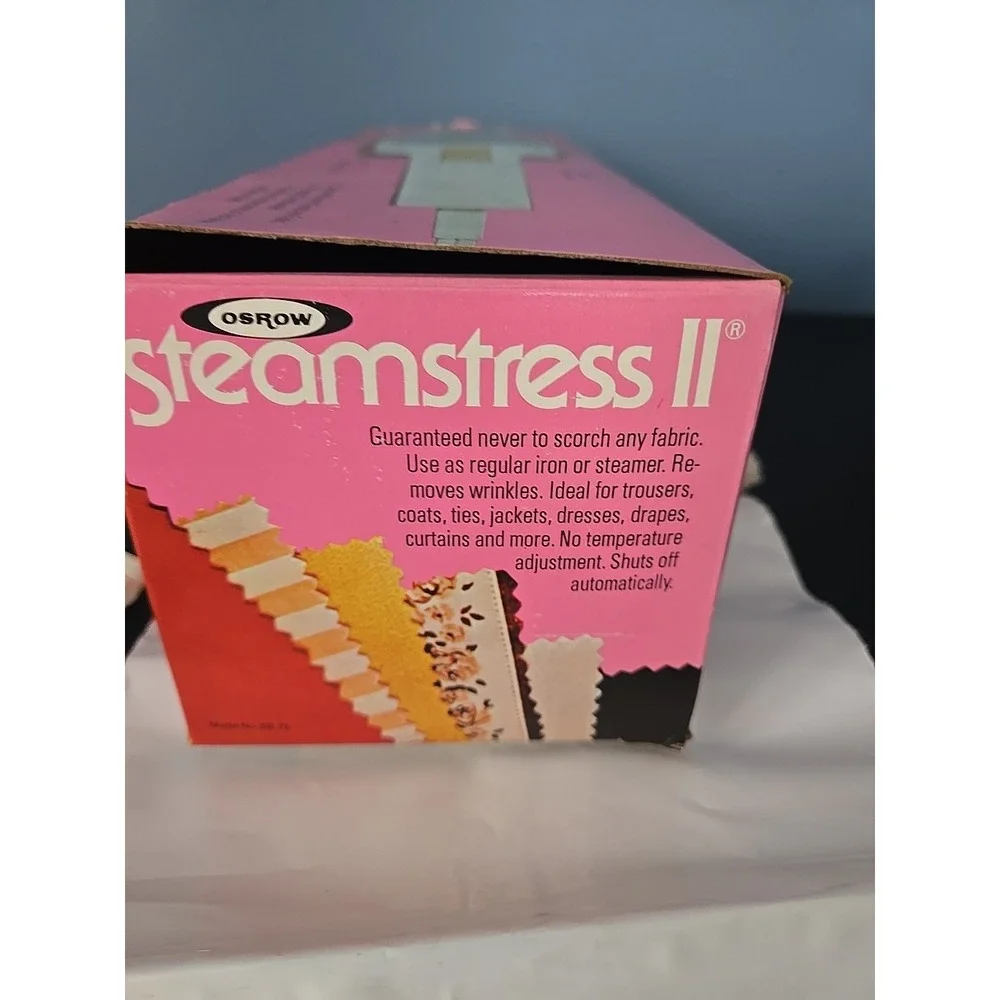 Vintage Oscrow Steamstress II 2‎ Lightweight Travel Steam Iron Made In The USA