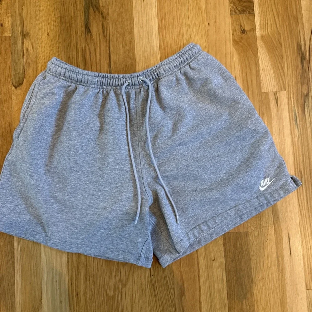 Nike Shorts Mens Large Gray Club Flow French Terry Training Sports Gym Athletic