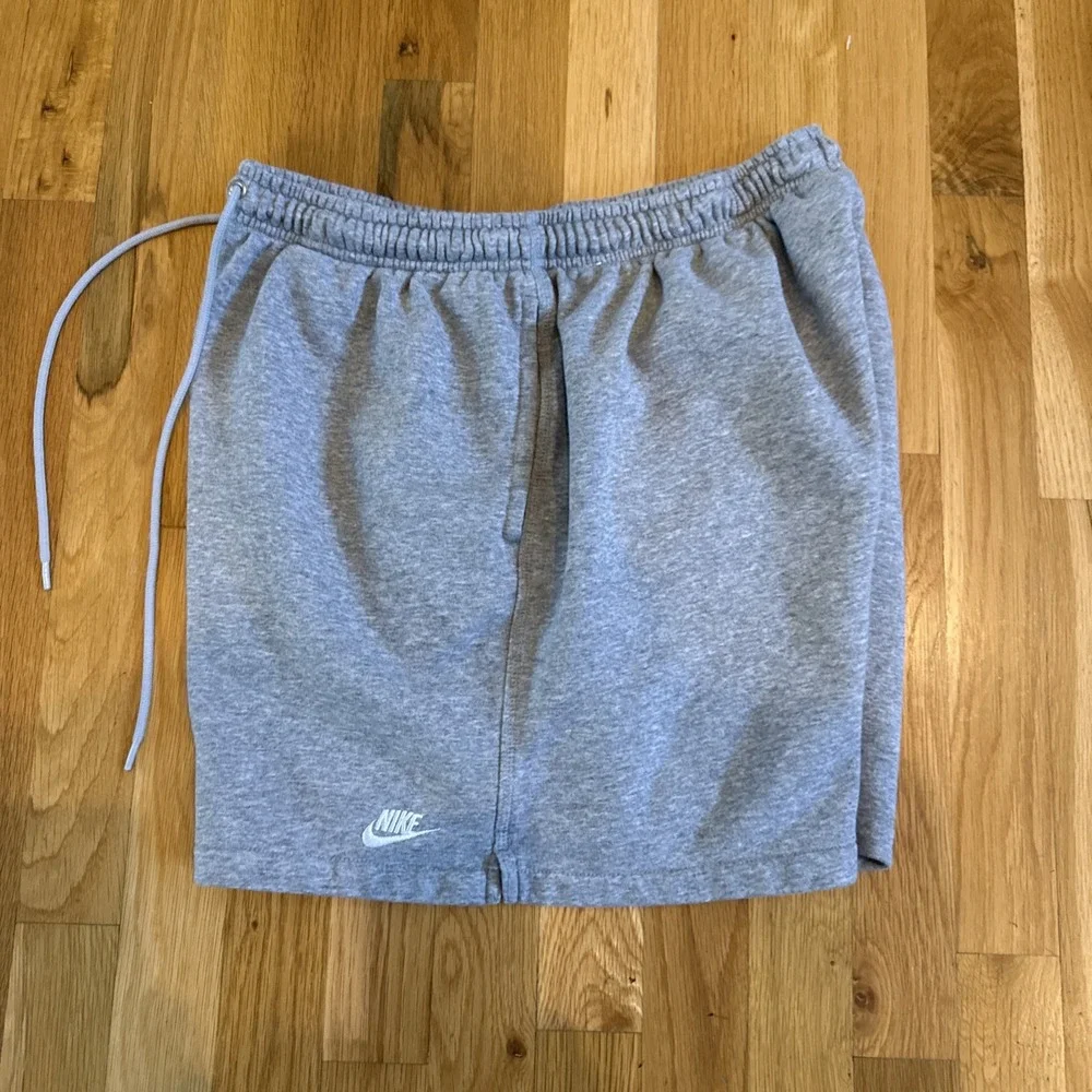 Nike Shorts Mens Large Gray Club Flow French Terry Training Sports Gym Athletic