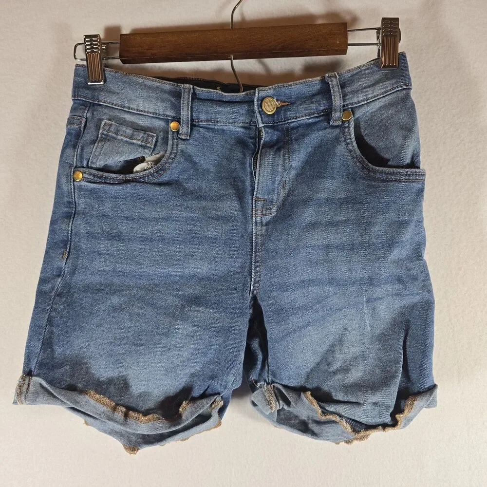 Extremely Me Kids Girls Denim Shorts Size 14  Gently Used