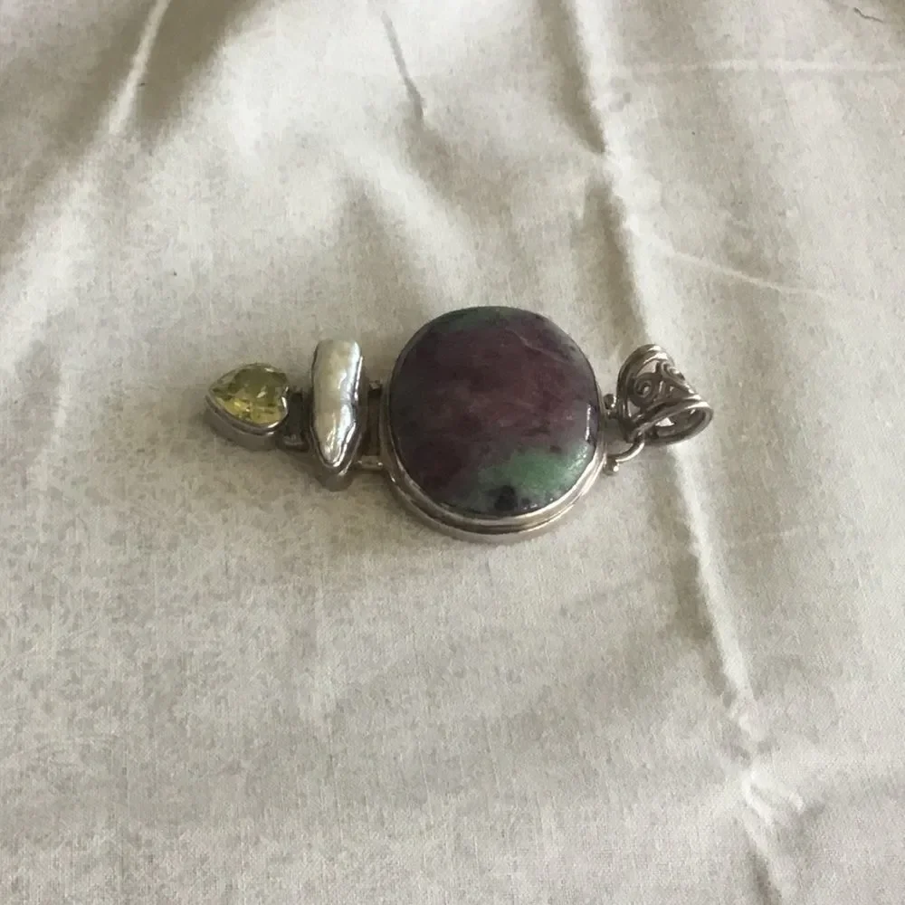 N/A statement piece