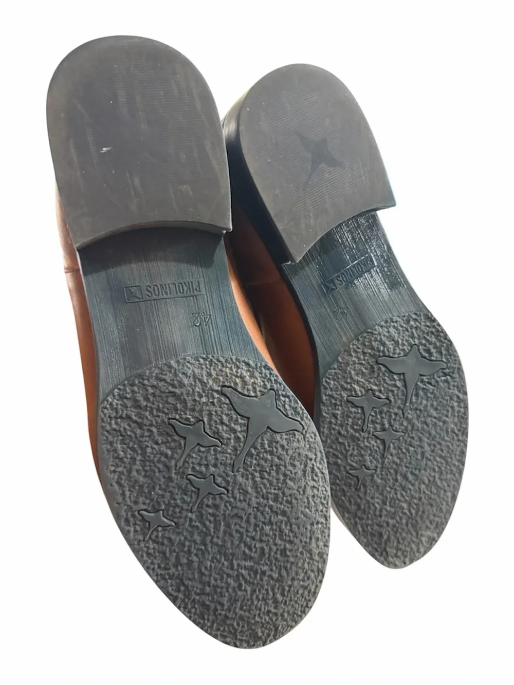 PIKOLINOS sleek tan
