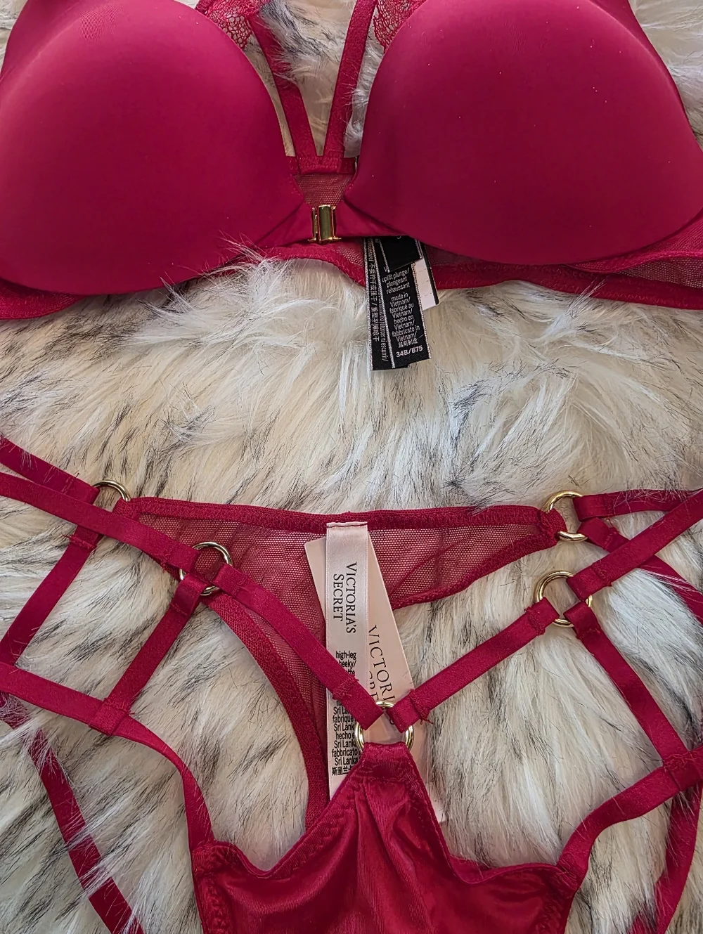 Victorias Secret lining wing underwire