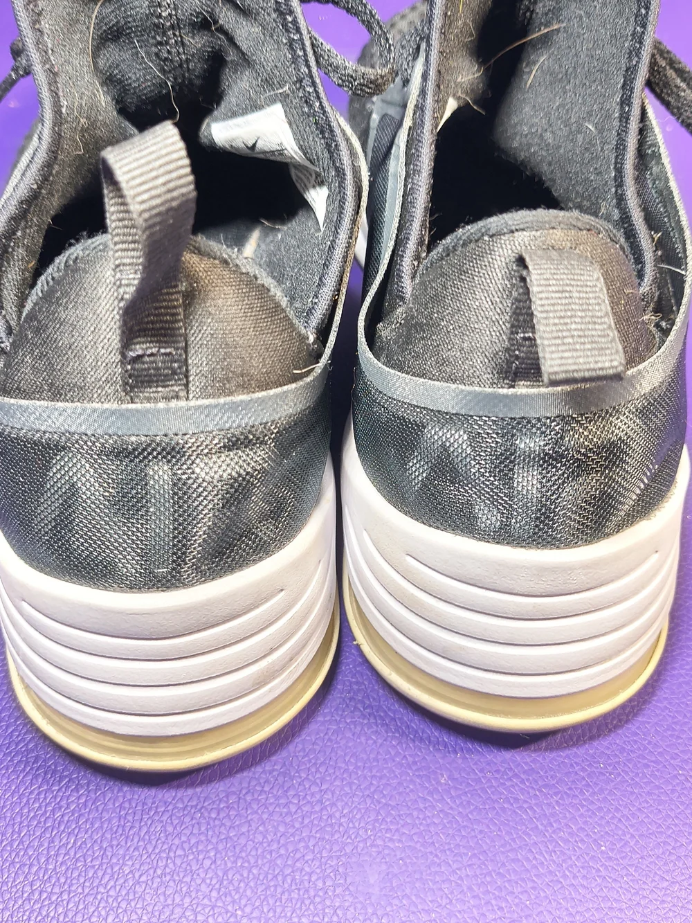 Nike women’s black