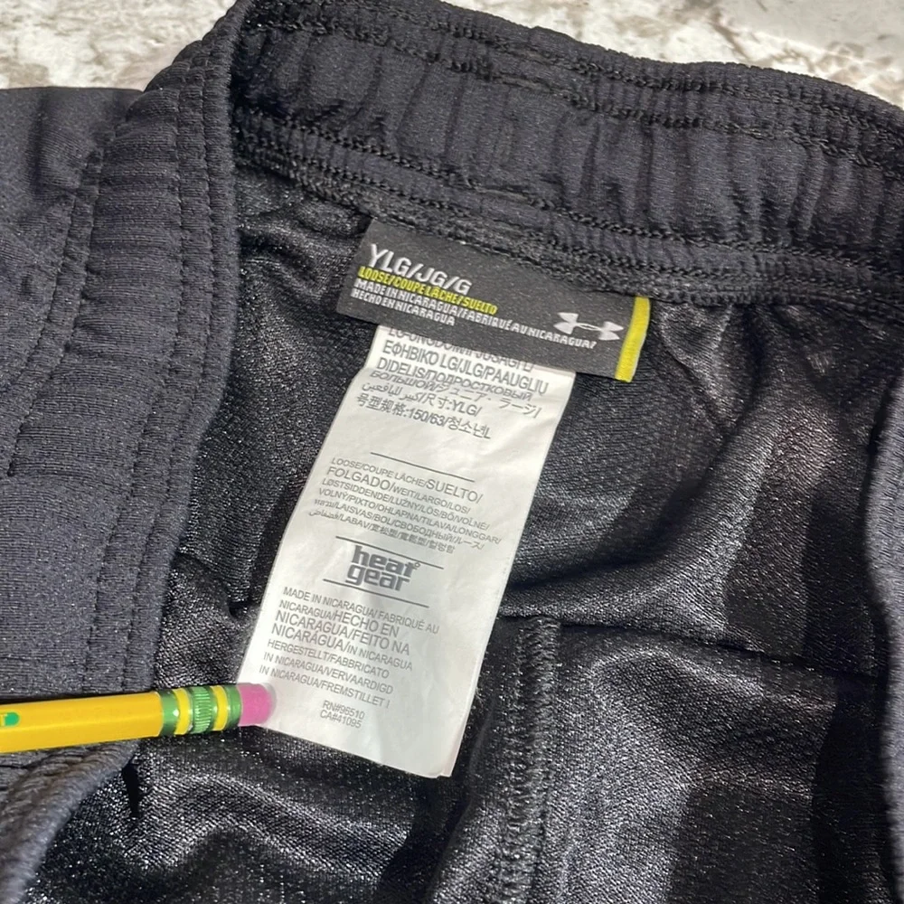 Under Armour size large fitting