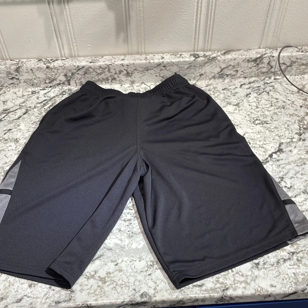 Under Armour large loose