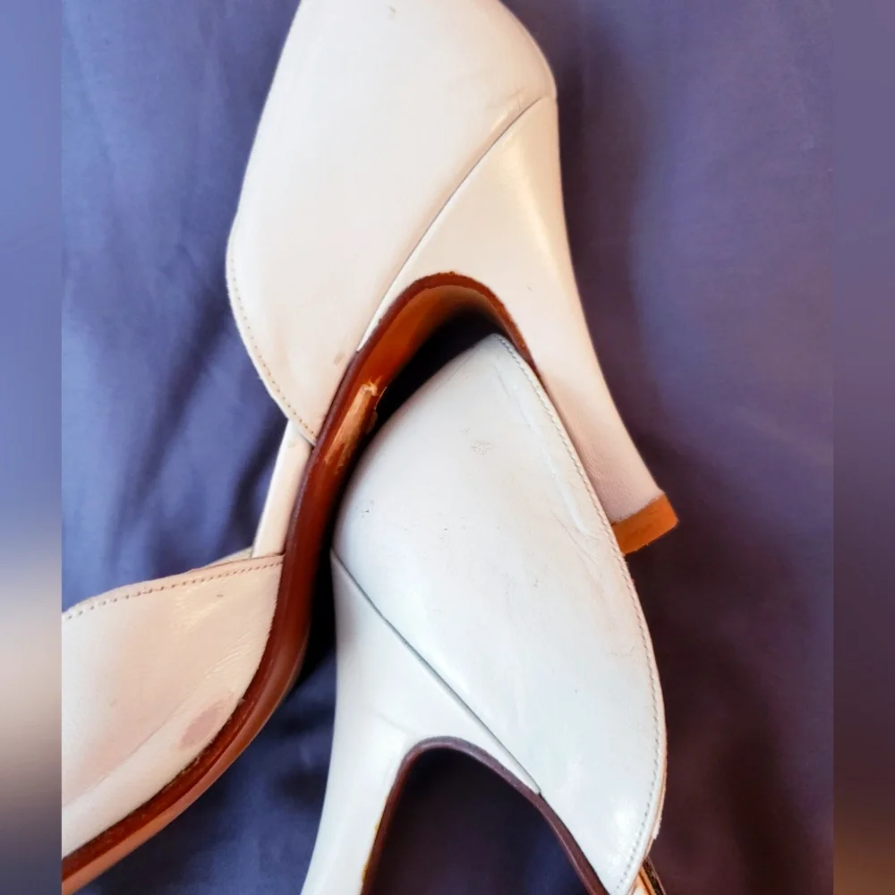 Bally Kitten heel pumps sz 6