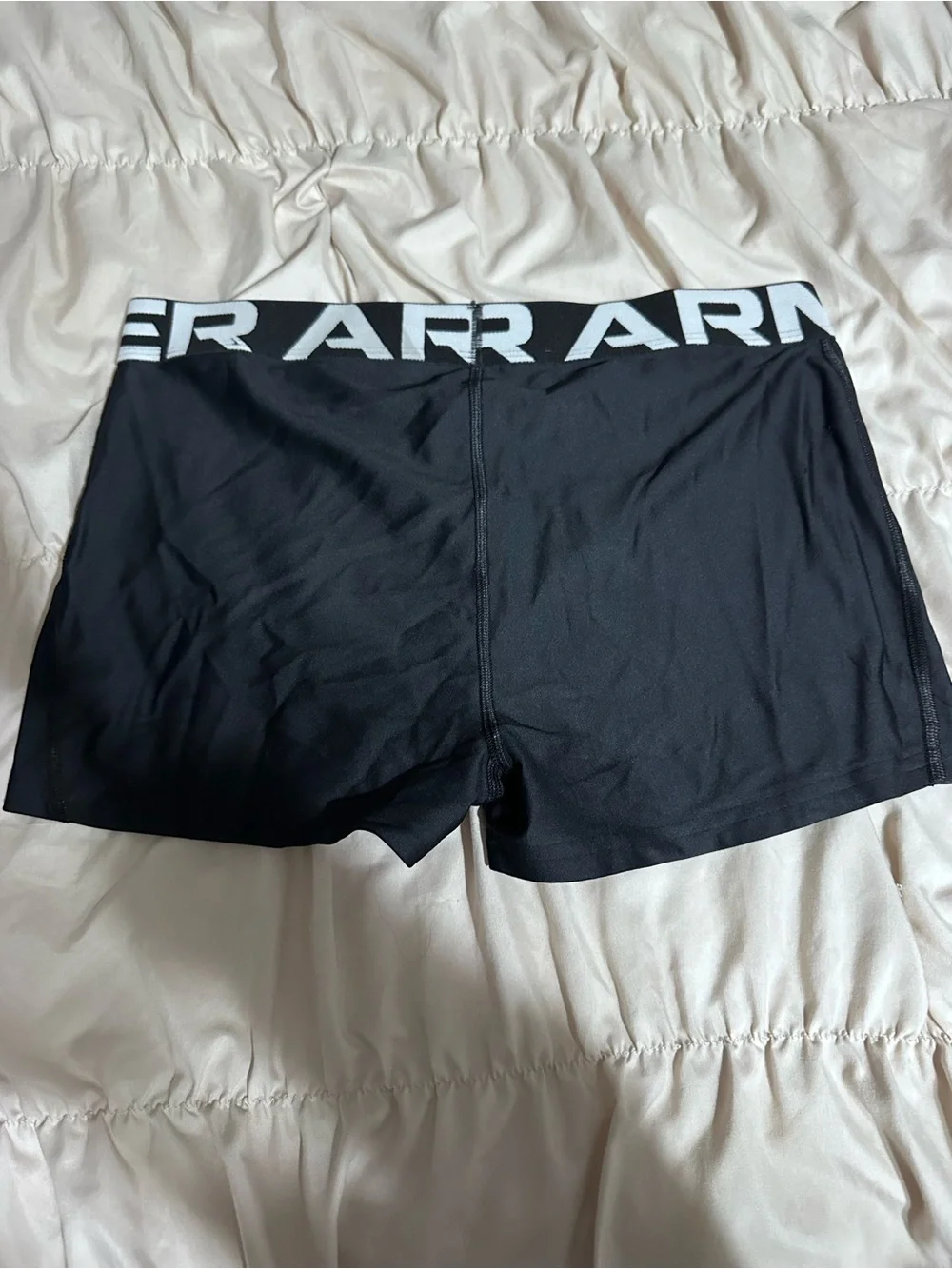 Black Under Armour  girls  xl Performance Bike Shorts with Branded Waistband