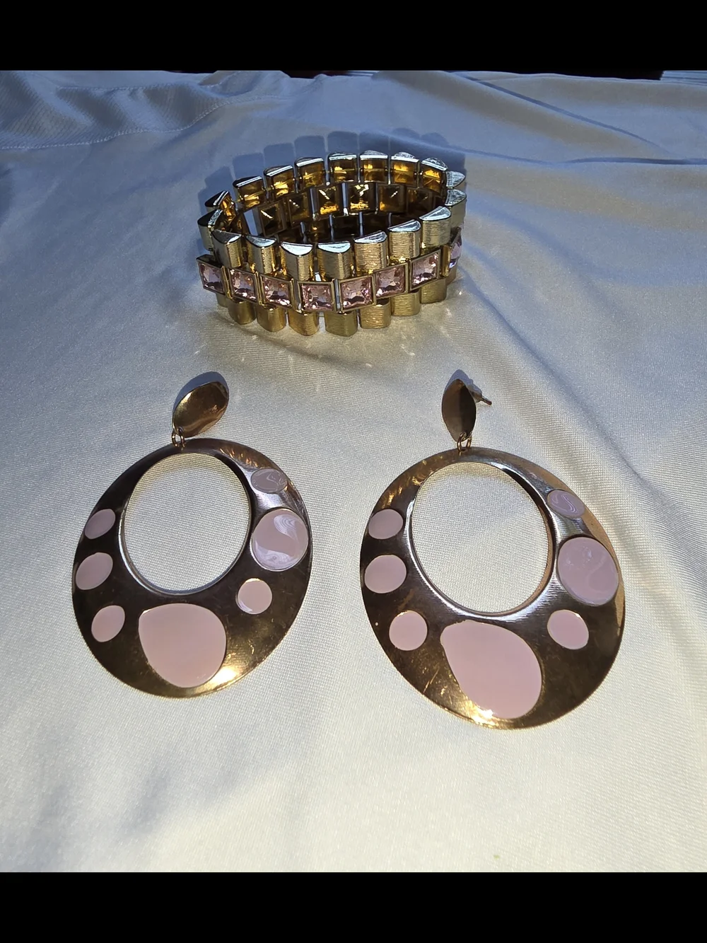 Gold-Tone Bracelet with Pink Crystals and Oval Drop Earrings Set