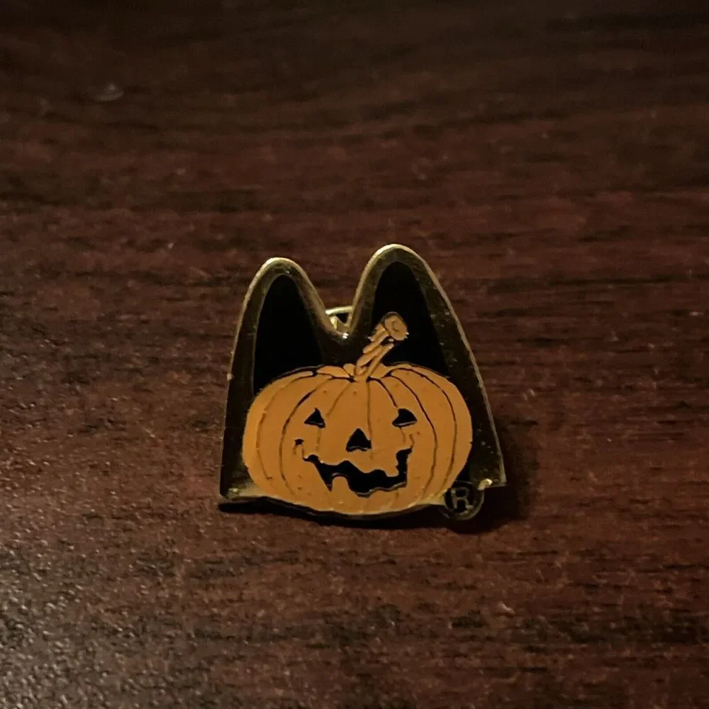 McDonald’s McBoo Halloween Pumpkin‎ Employee Lapel Hat Pin