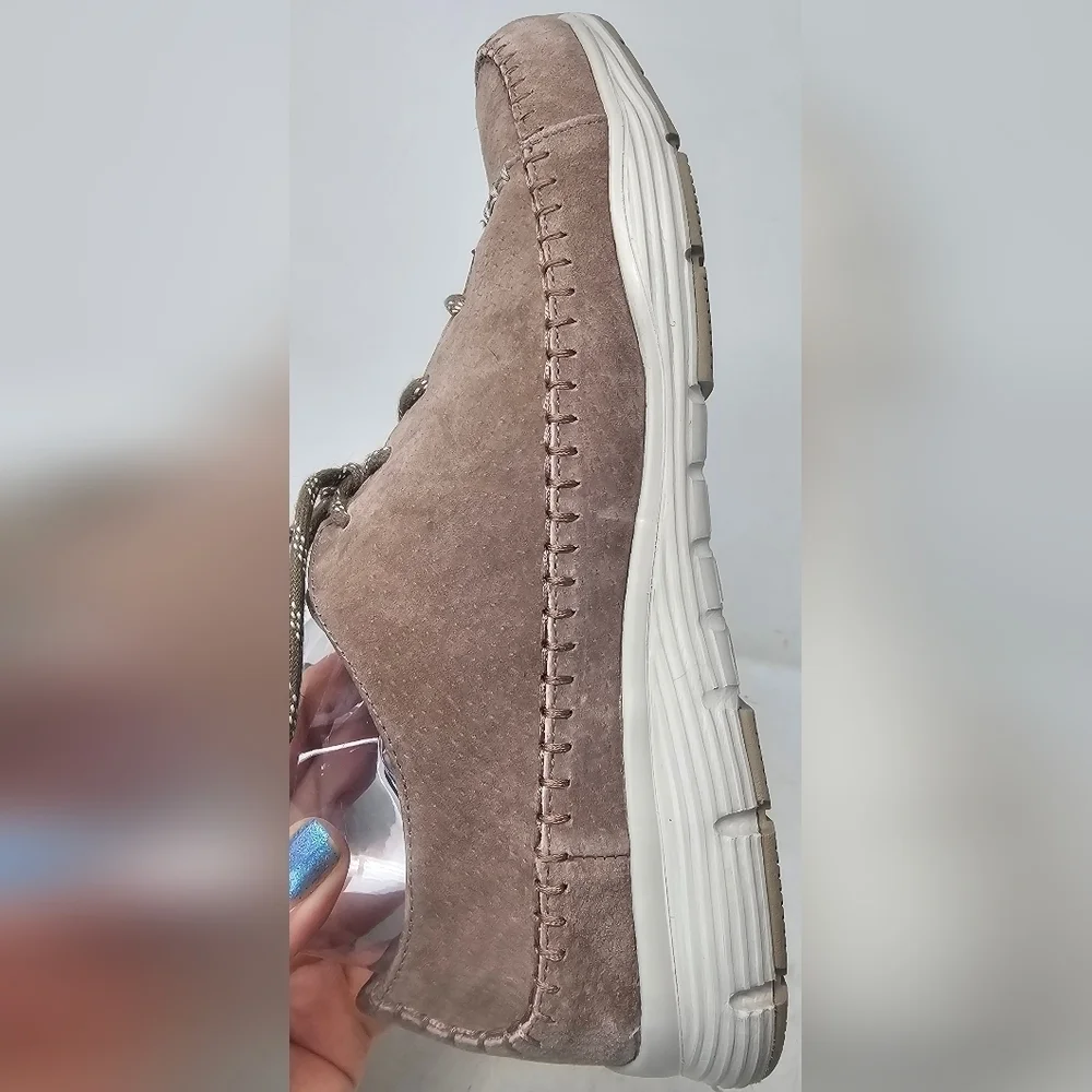 Skechers excellent like