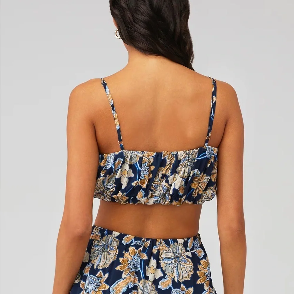 New! MINKPINK Quinn Navy Floral Crop Top 51585