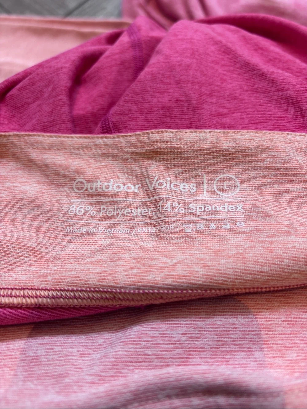Outdoor Voices Pink Colorblock Leggings (L) with Matching Crop (M)