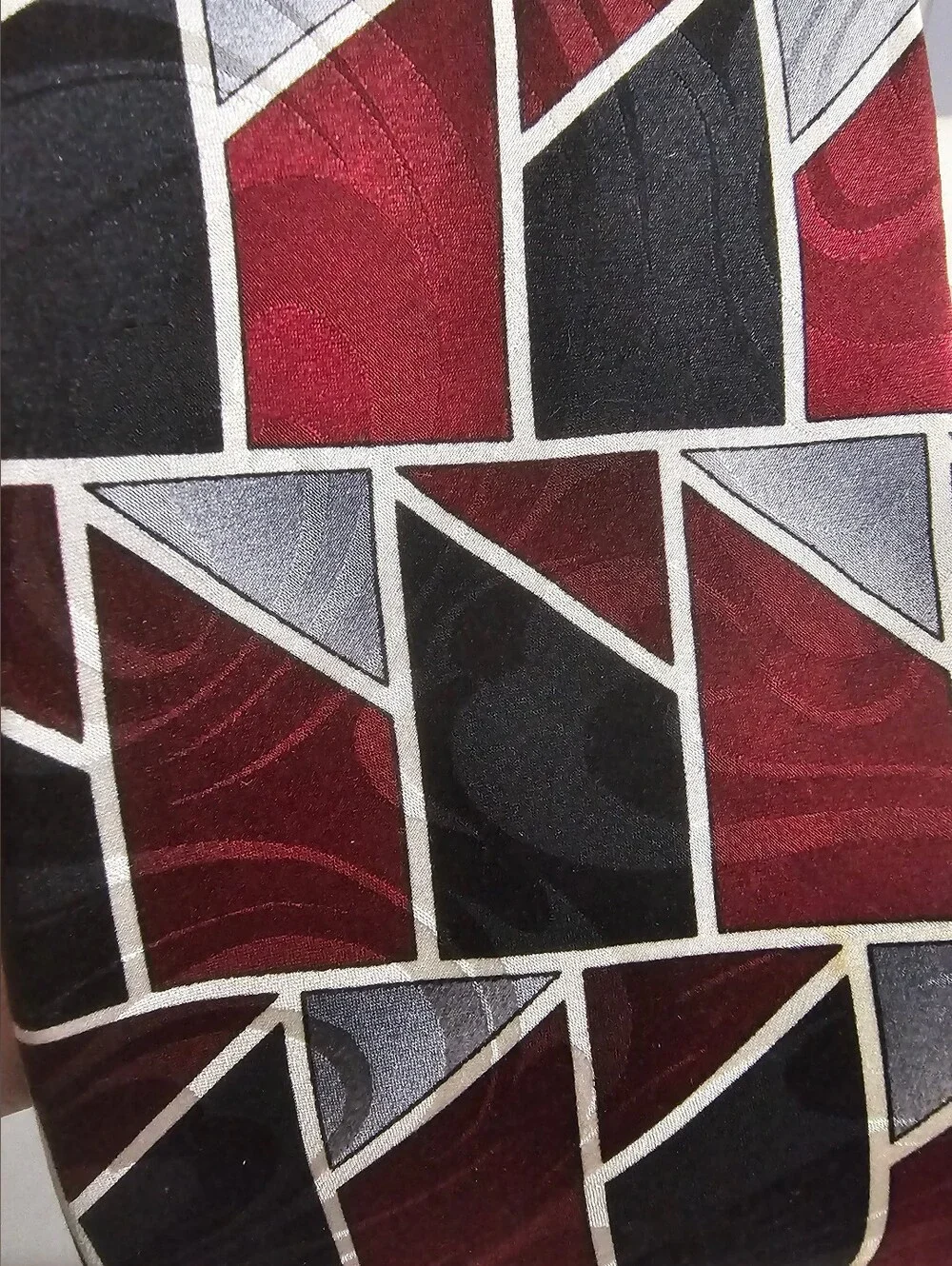 Geometric Print Neck Scarf in Wine, Black & Silver