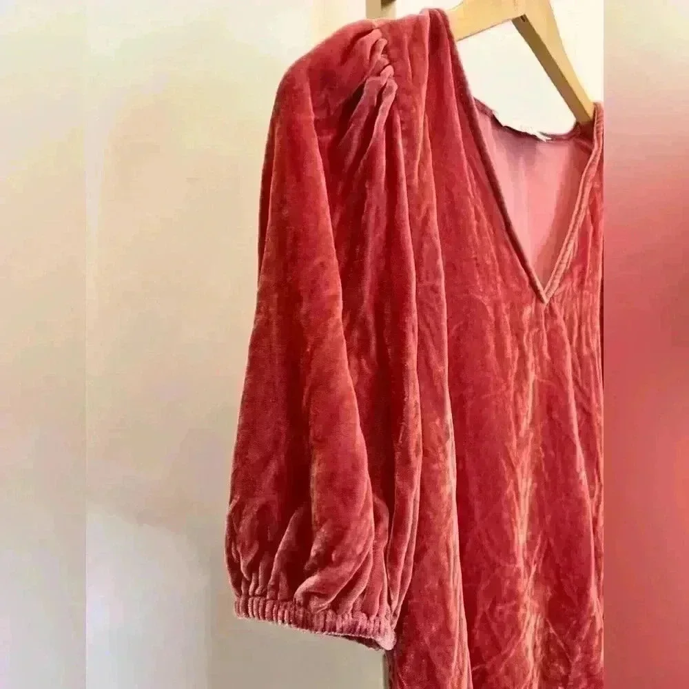 LOFT Women's XS Velvet Puff Sleeve Blouse Coral V-Neck Casual Top