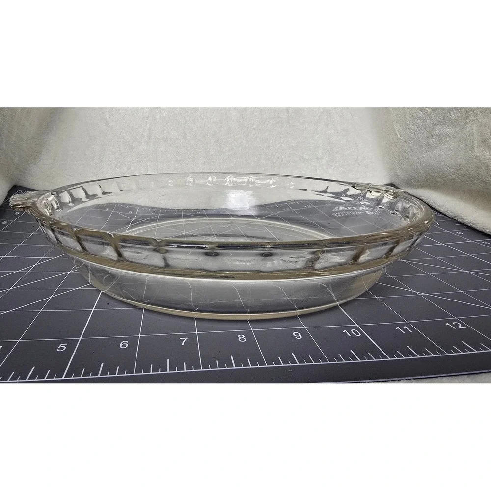 Vintage Pyrex 209 Clear Glass 9.5 Inch Fluted Rim Pie Plate with Handles USA