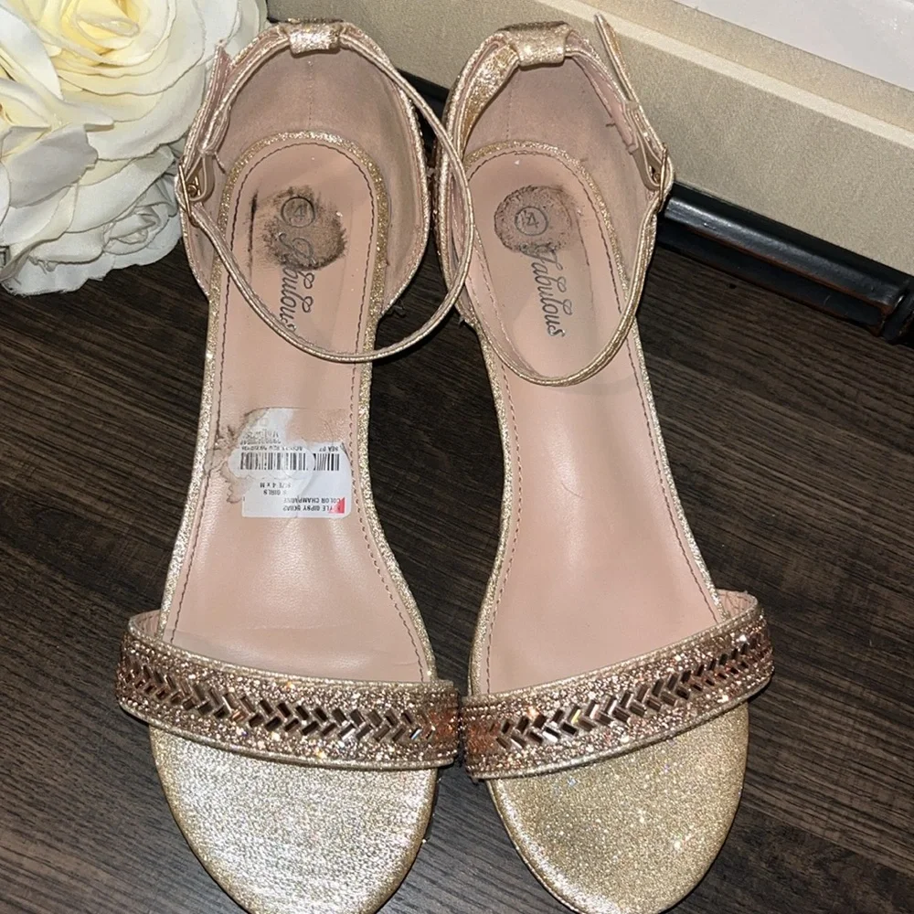 Fabulous durable wearing styling