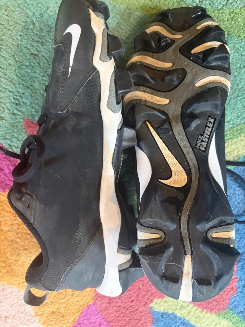 Nike Men’s Black Athletic Trainers with White Swoosh