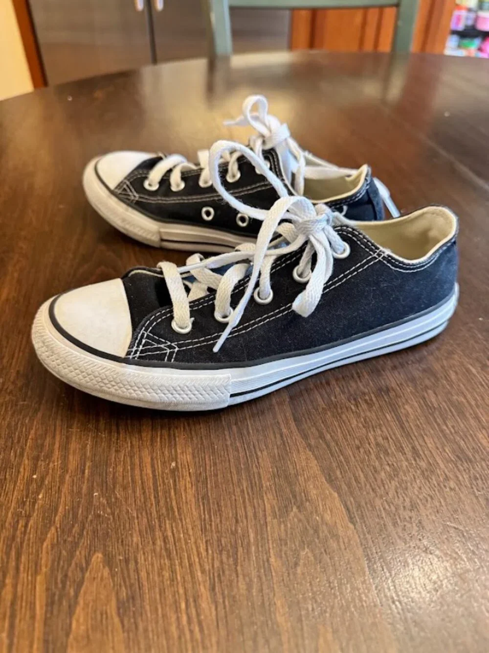 Converse All Star Chuck Taylor Youth Size 2 Shoes Black White Low Top Sneakers