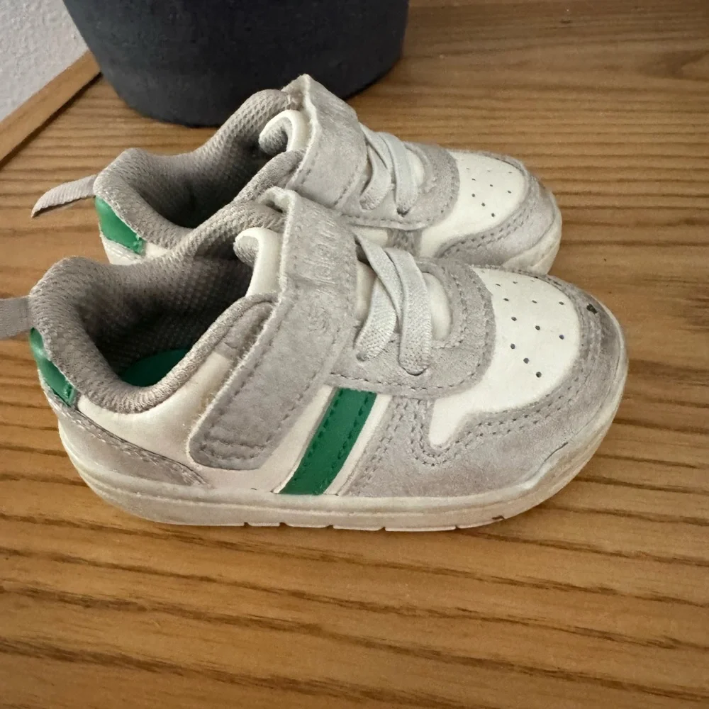 Stride Rite Baby Shoes - Size 4