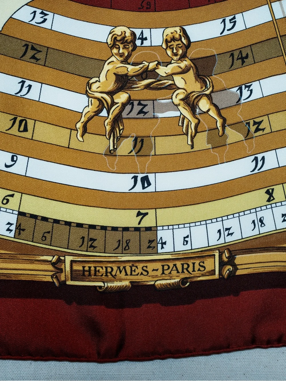Hermes clock hem