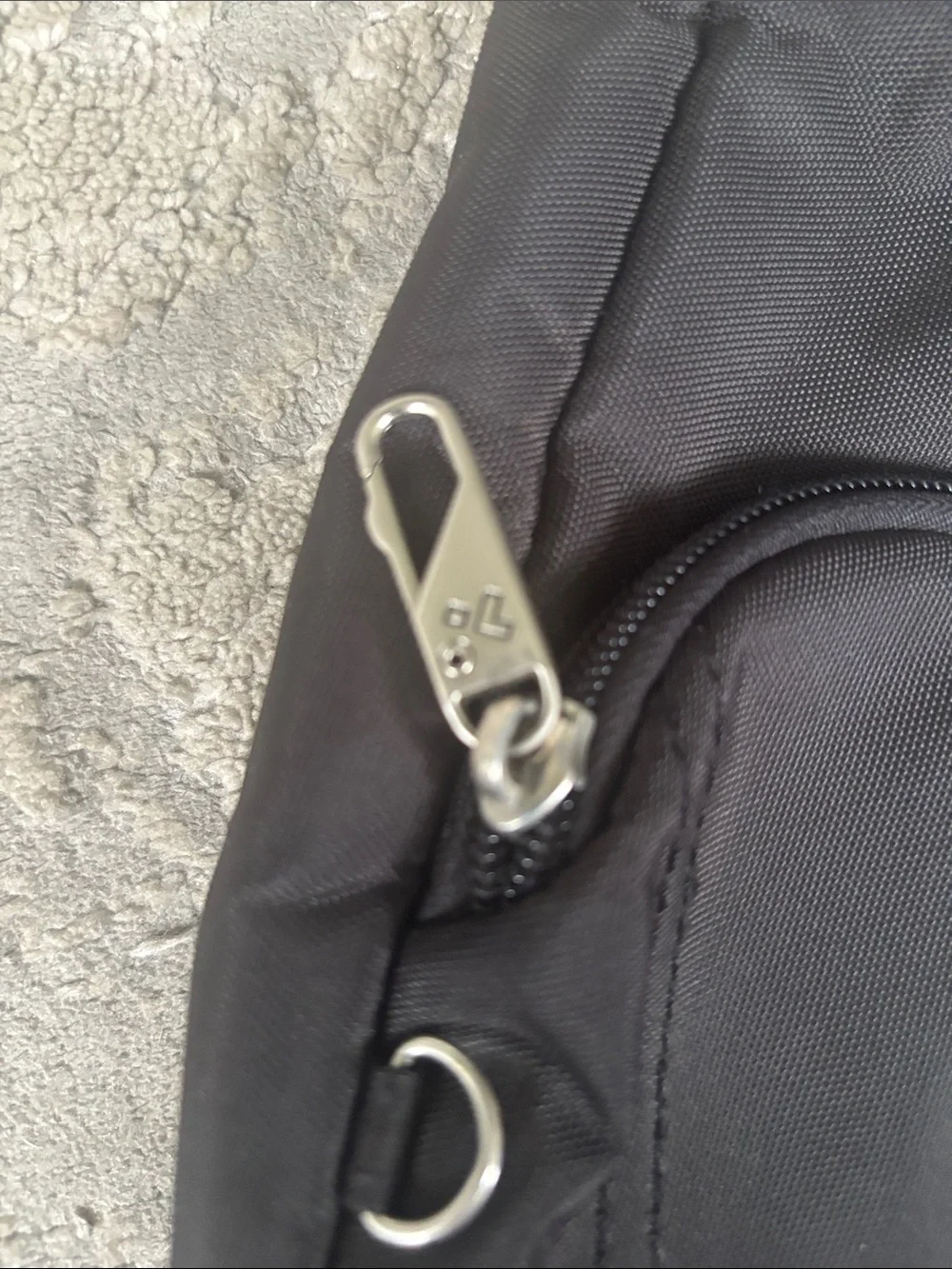 Travelon messenger crossbody