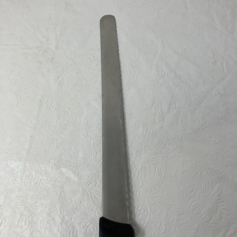 Victorinox forschner serrated