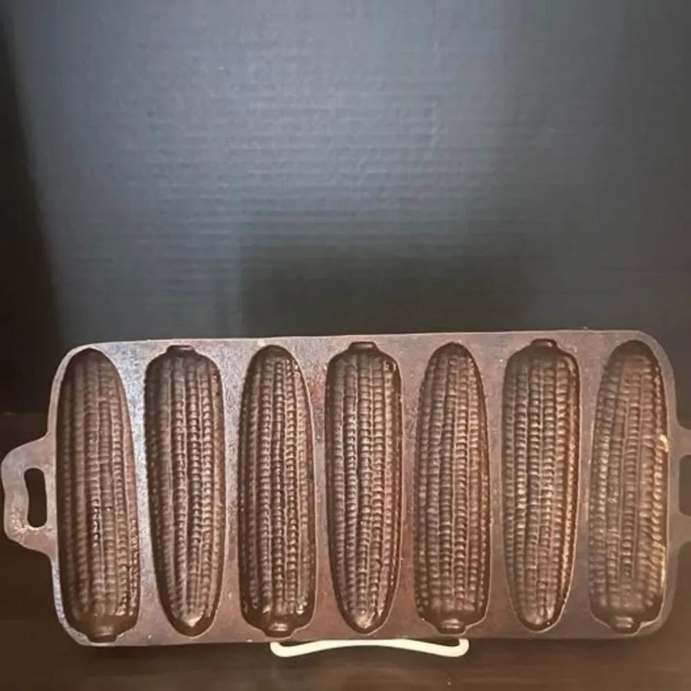 Vintage BS&R Cast Iron Cornstick Pan - 7S 26 Century Series Cornbread Mold