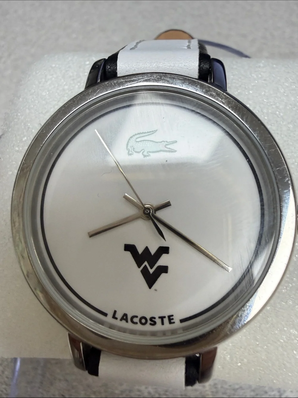 Lacoste silver minimal