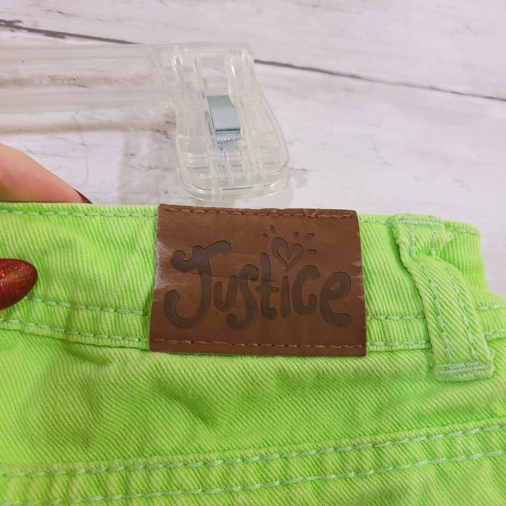 Justice enjoying items