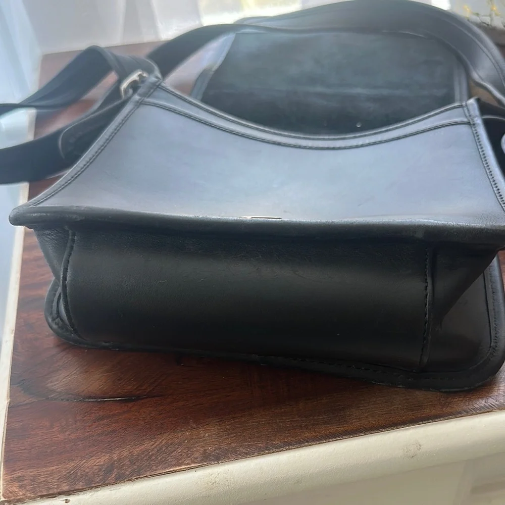 Coach this sleek