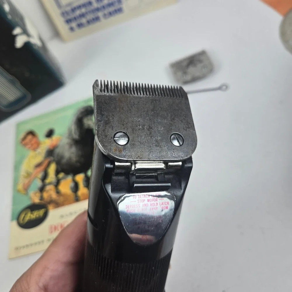 Vtg Oster Golden A5 Animal Clipper Professional Electric Dog Grooming + Extras