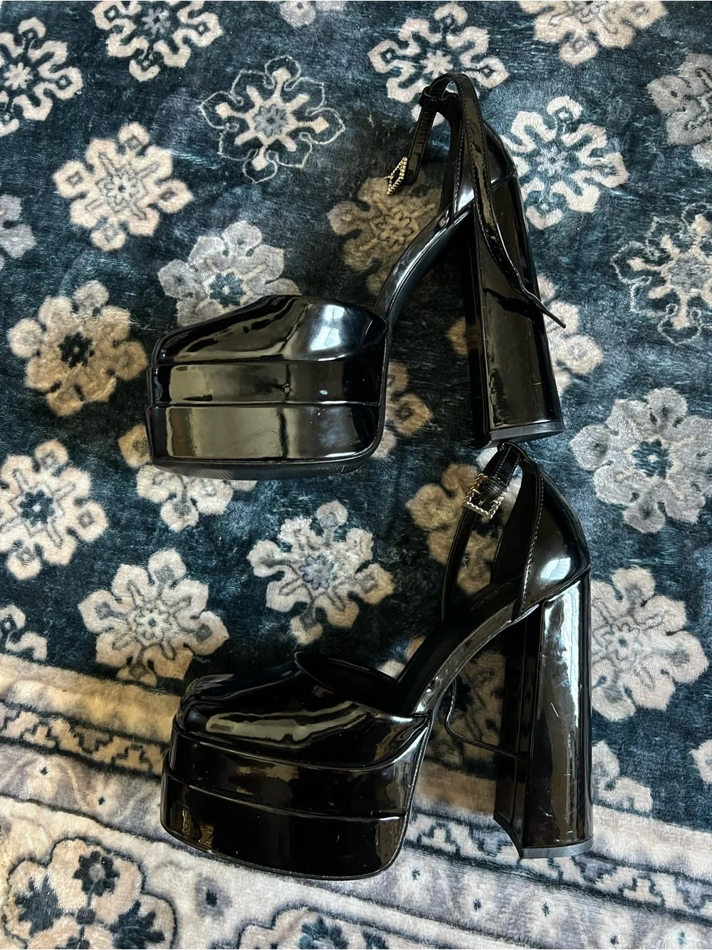 Aldo glossy black