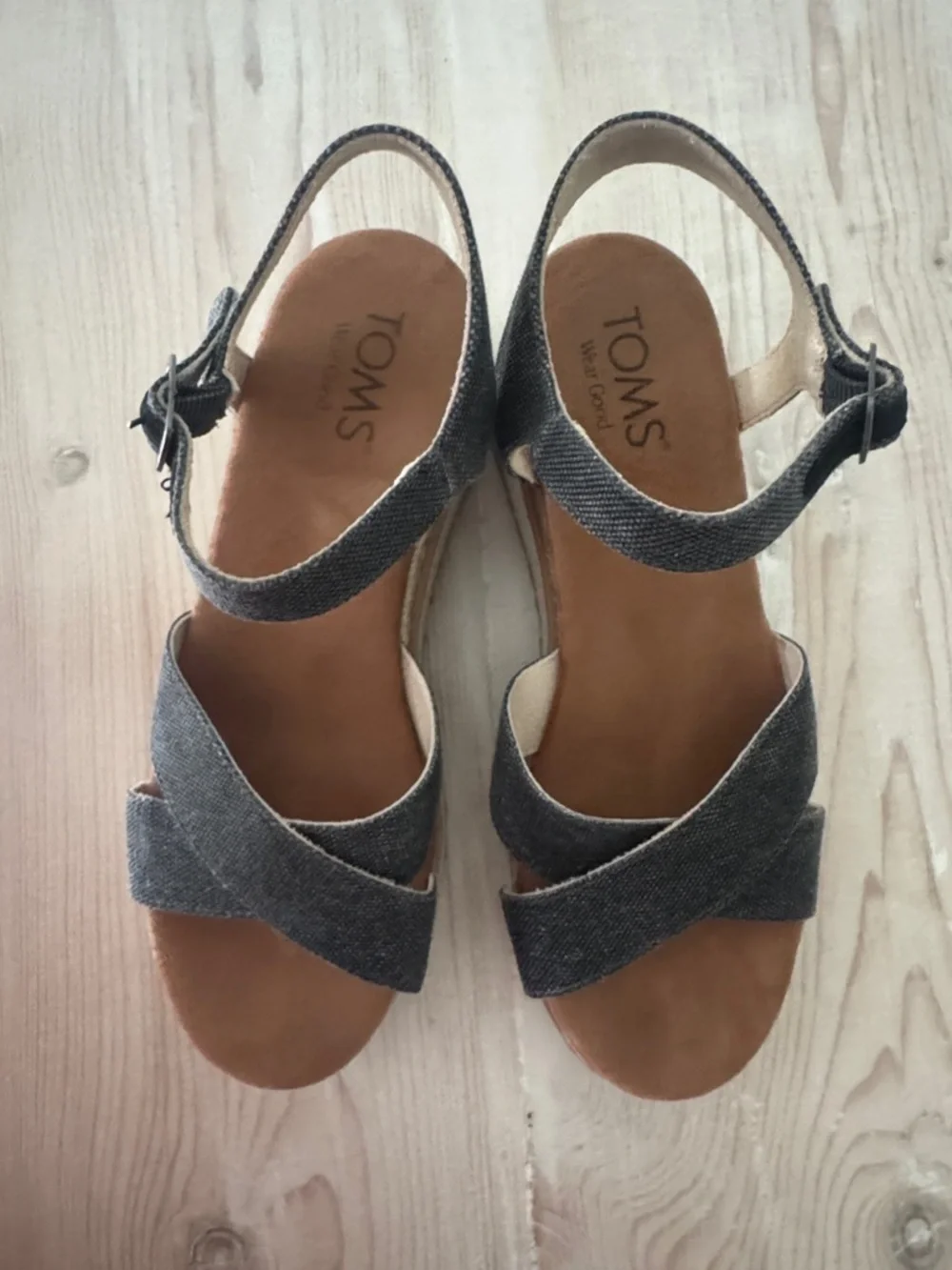Toms crisscross fabric
