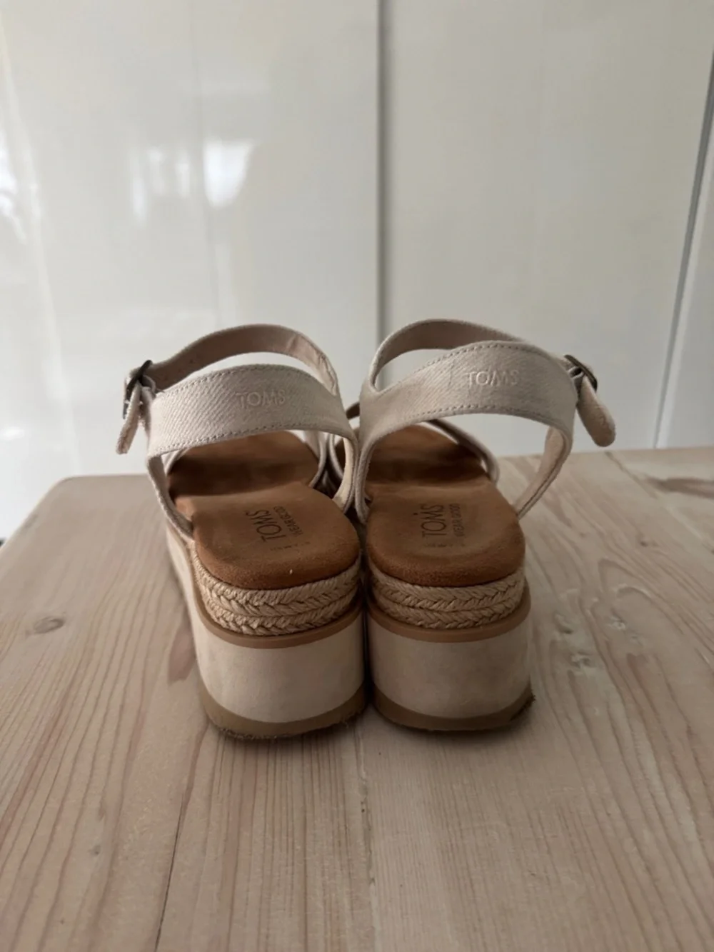 Toms footbed trim