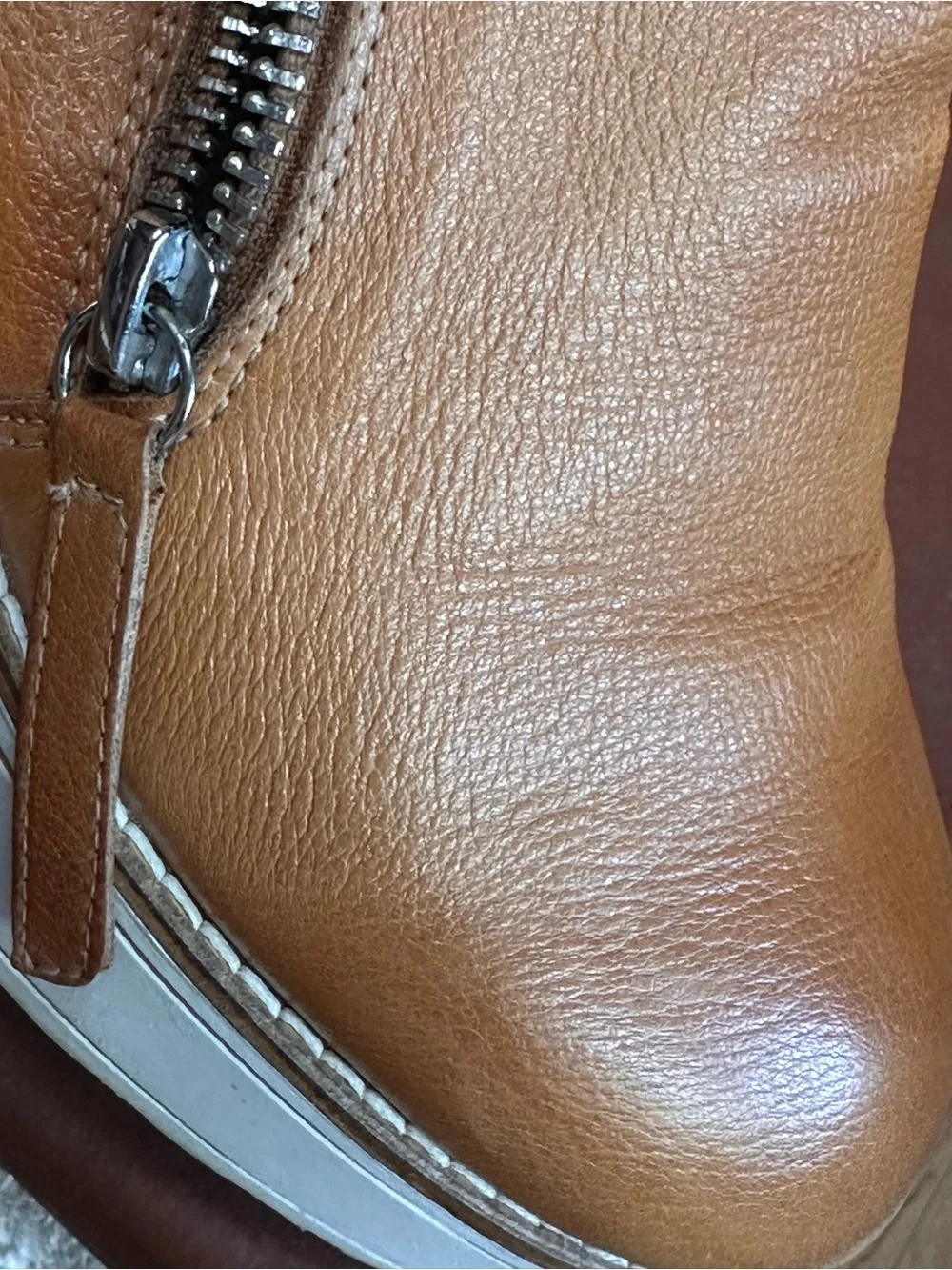 Silent D tan leather